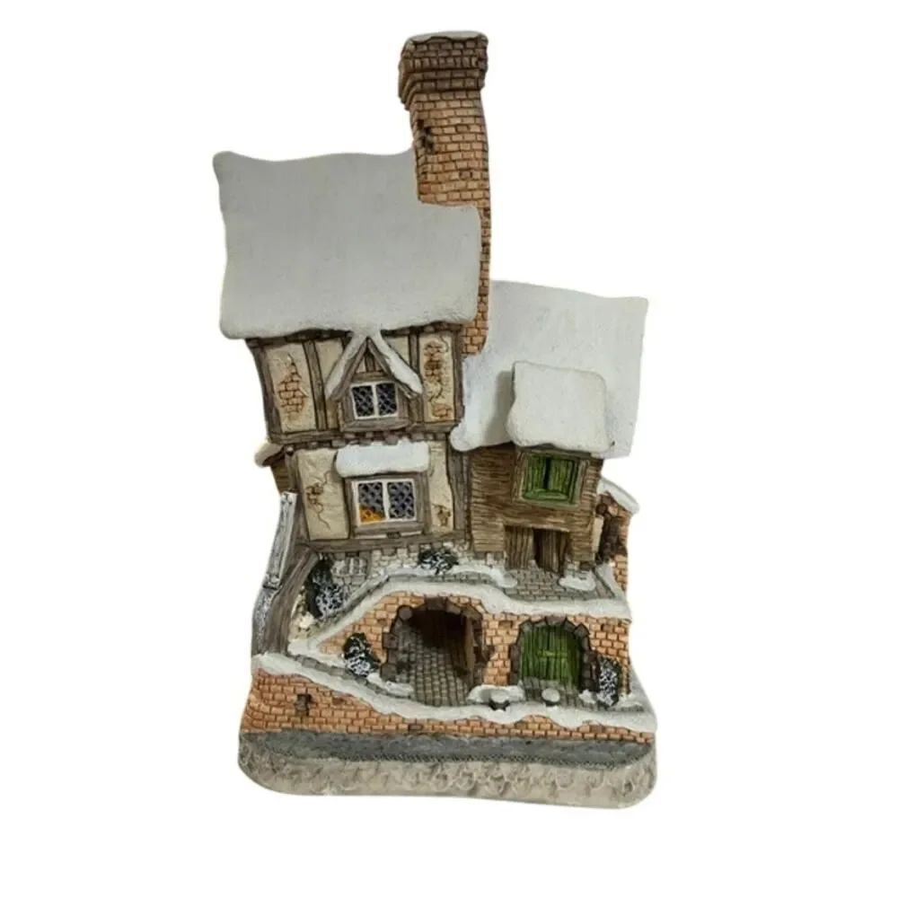 Old Joe’s Beetling Shop 1993 David Winter Dickens Christmas Cottage Decor